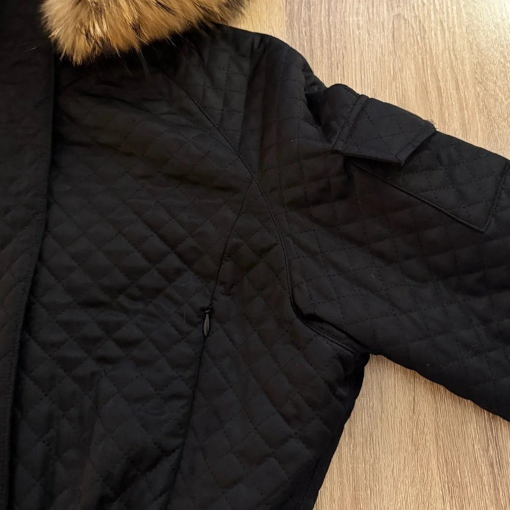 Authentic Burberry Black Quilted Raccoon Fur Hood Cinch Waist Jacket Small‎